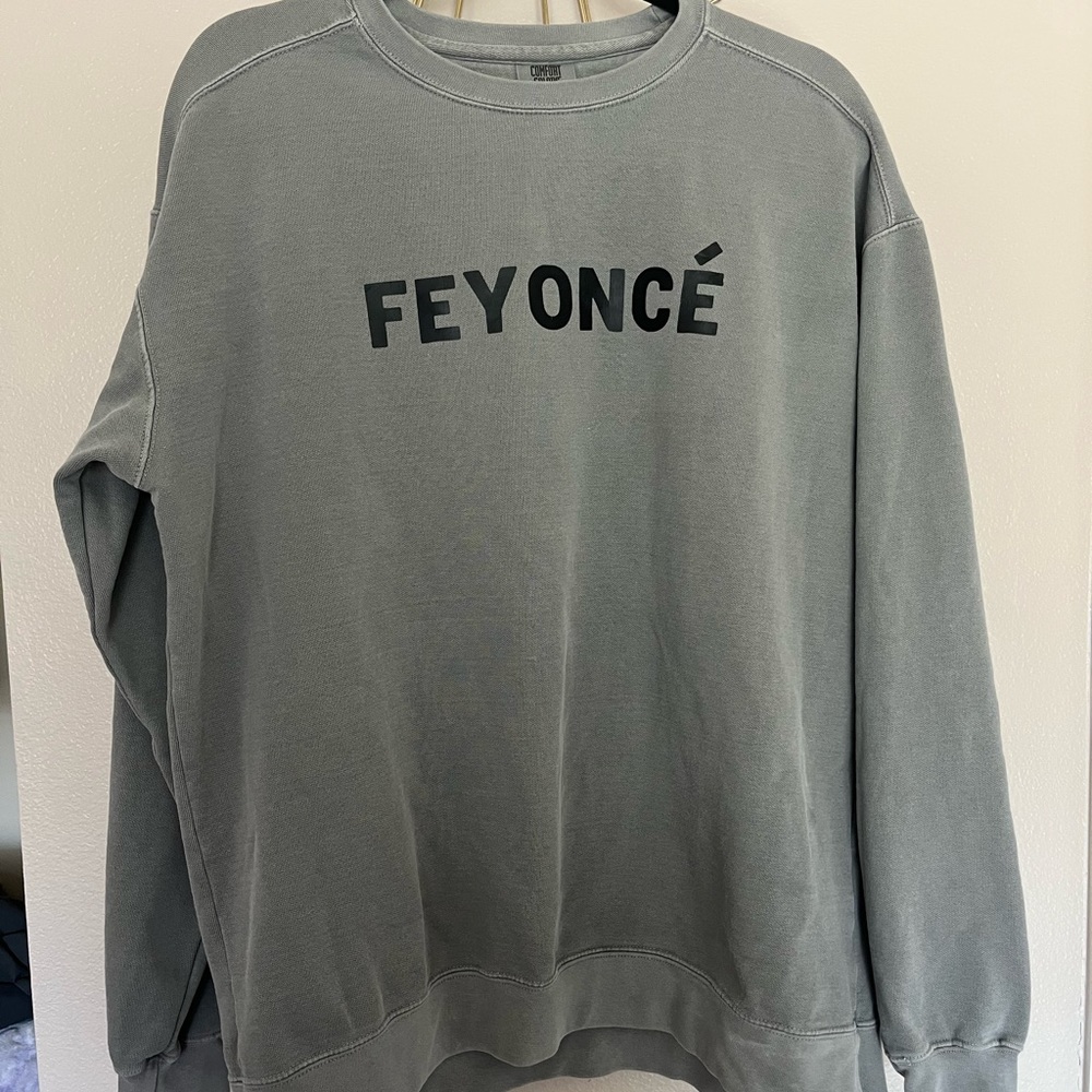 Feyonce (fiancé) crewneck